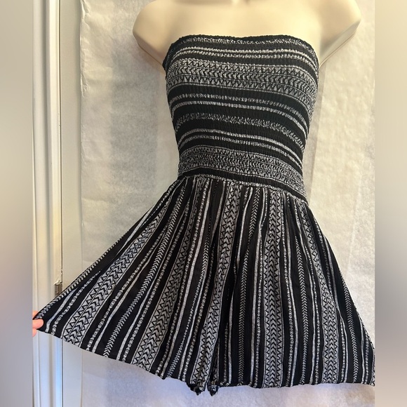 BE COOL Gray & black Strapless casual Romper shorts Sz-S. K11 - Picture 2 of 8